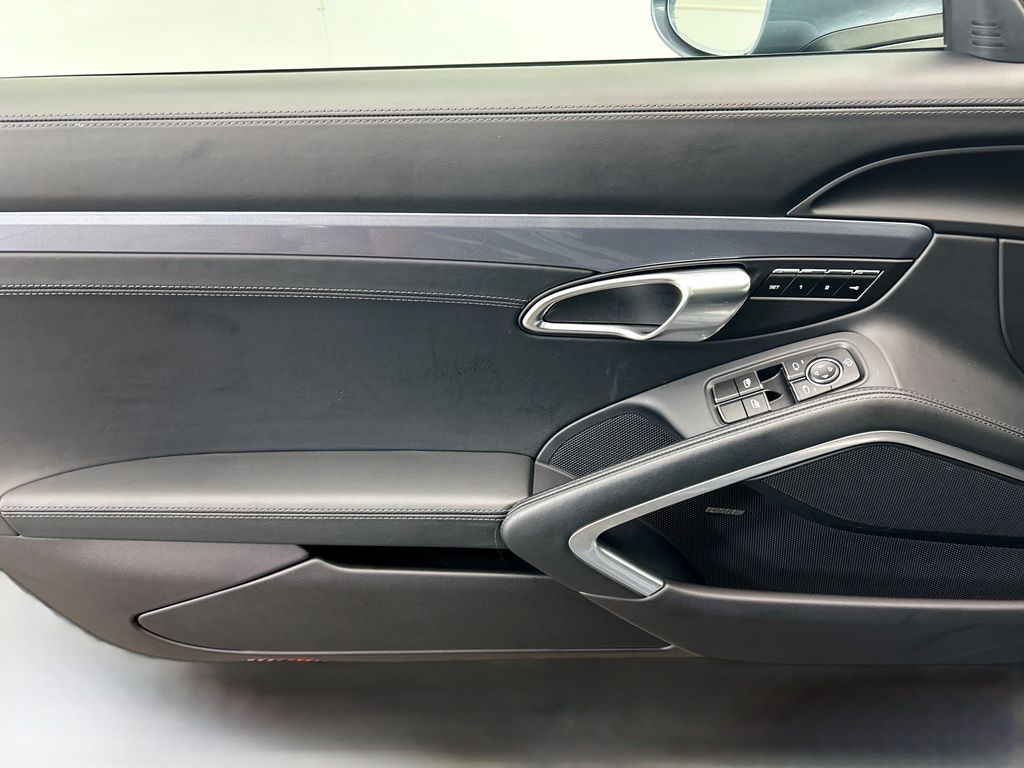 Thumbnail: 2025 Porsche 718 Cayman - 22