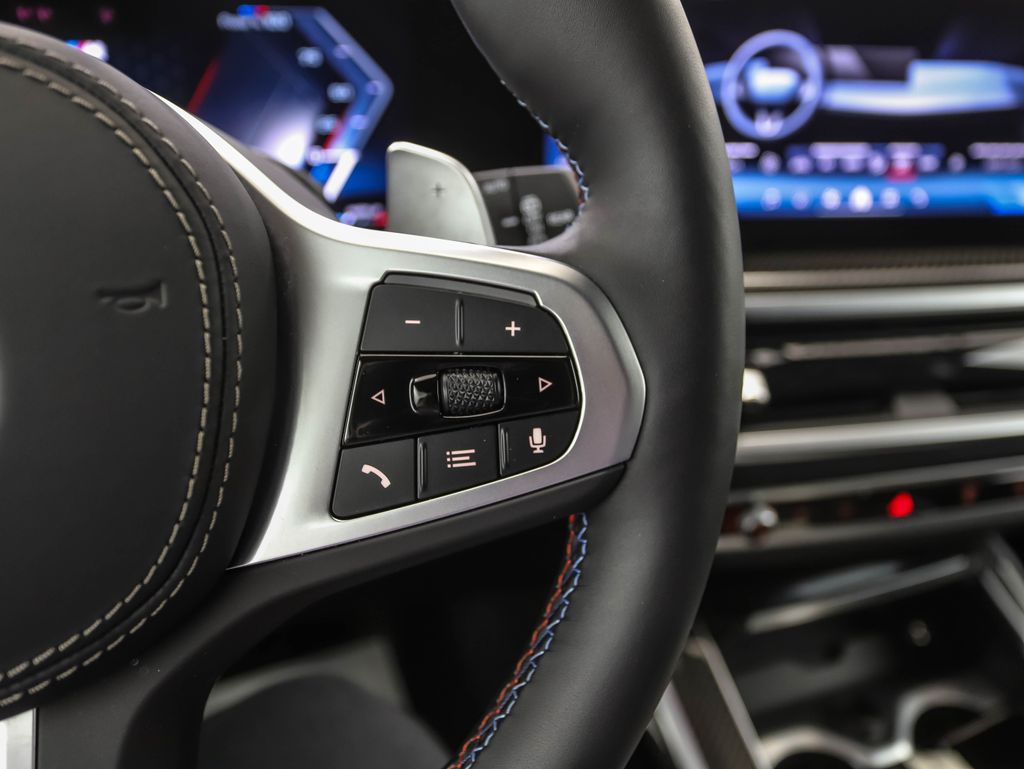 Thumbnail: 2026 BMW X7 - 13