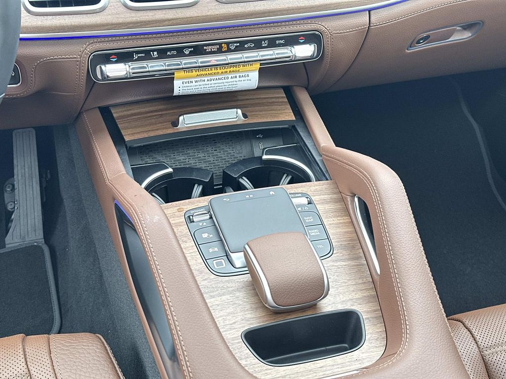 Thumbnail: 2026 Mercedes-Benz GLE - 22