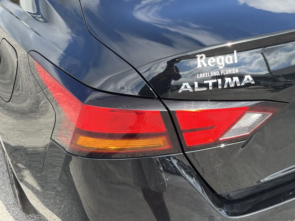 2022 Nissan Altima 2.5 SV 11