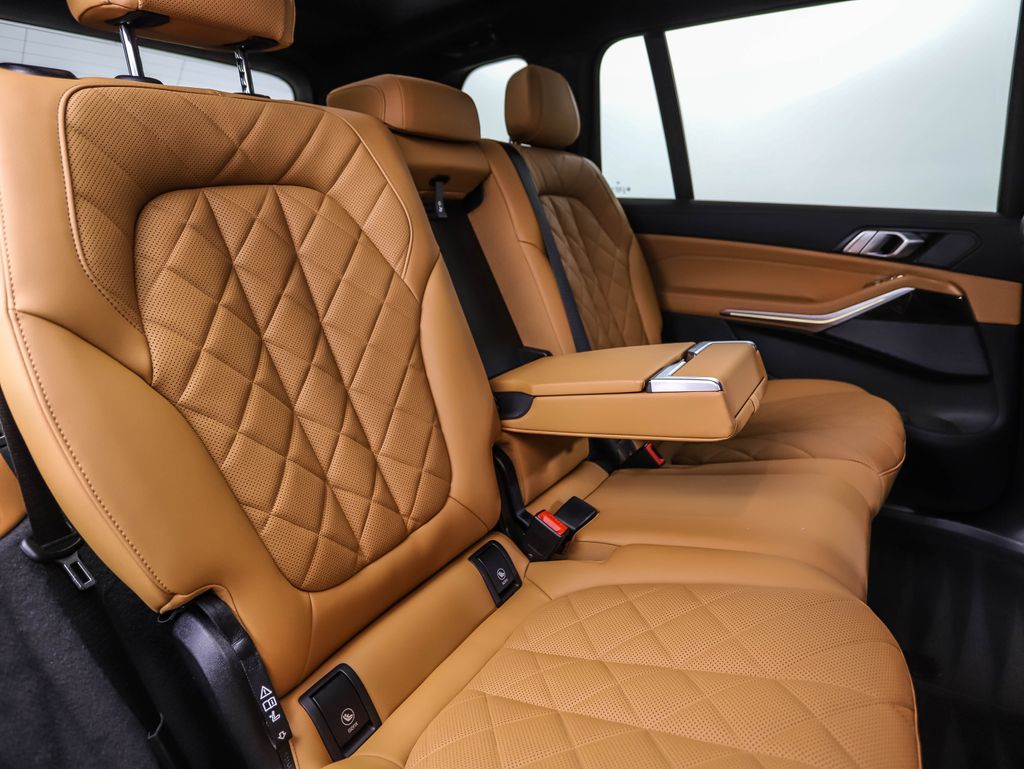 Thumbnail: 2023 BMW X7 - 29