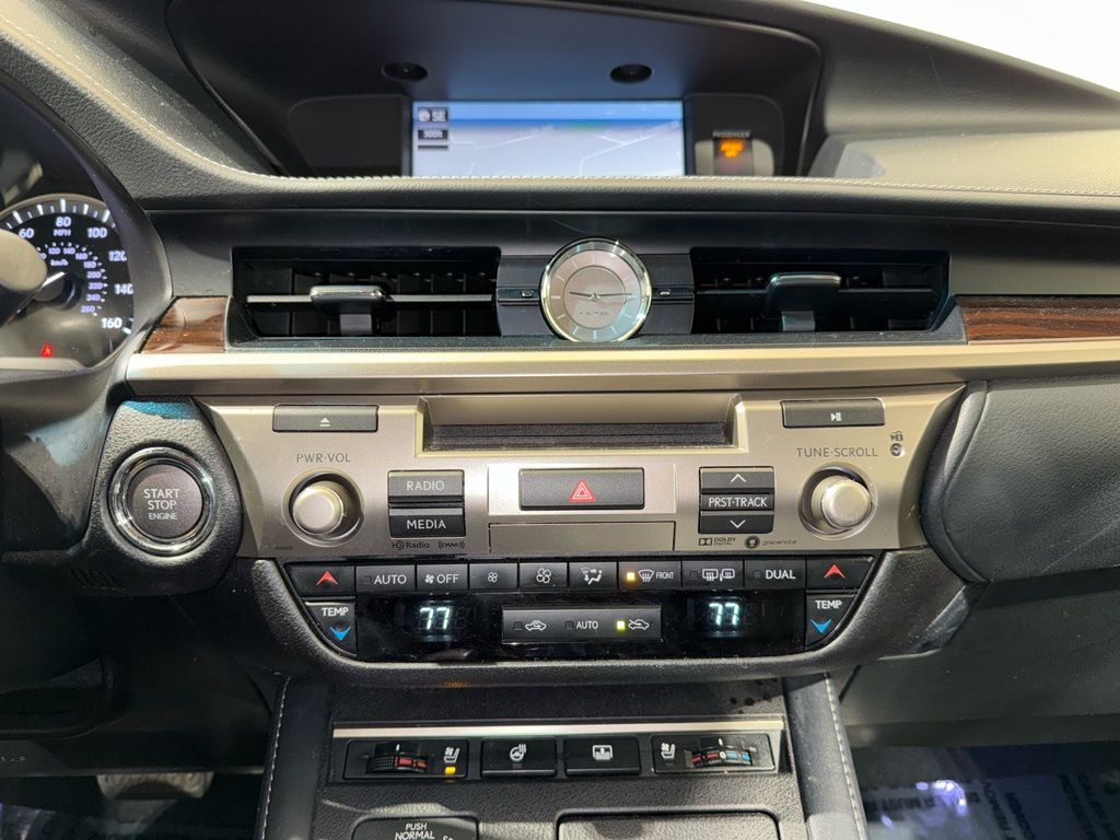 Thumbnail: 2017 Lexus ES - 27