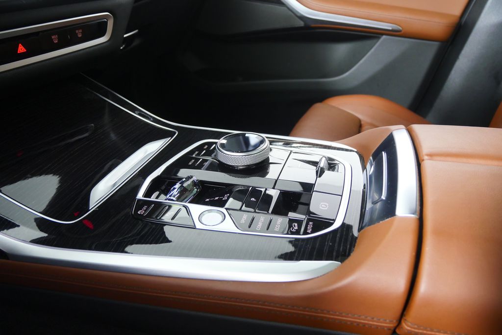 Thumbnail: 2025 BMW X7 - 29