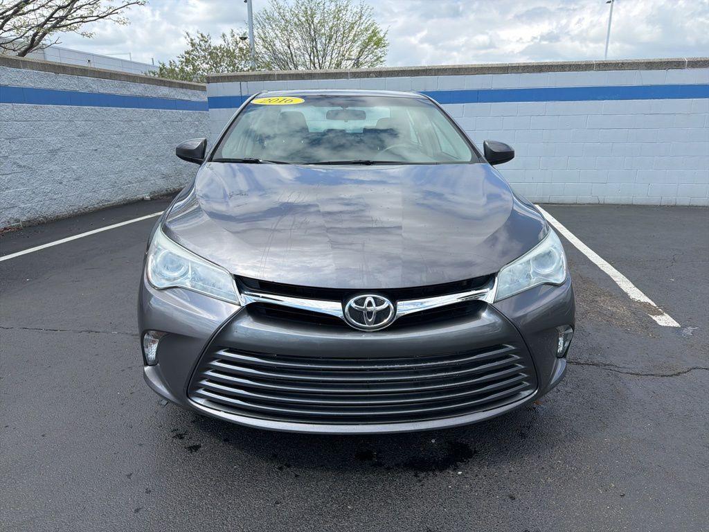 Thumbnail: 2016 Toyota Camry - 8