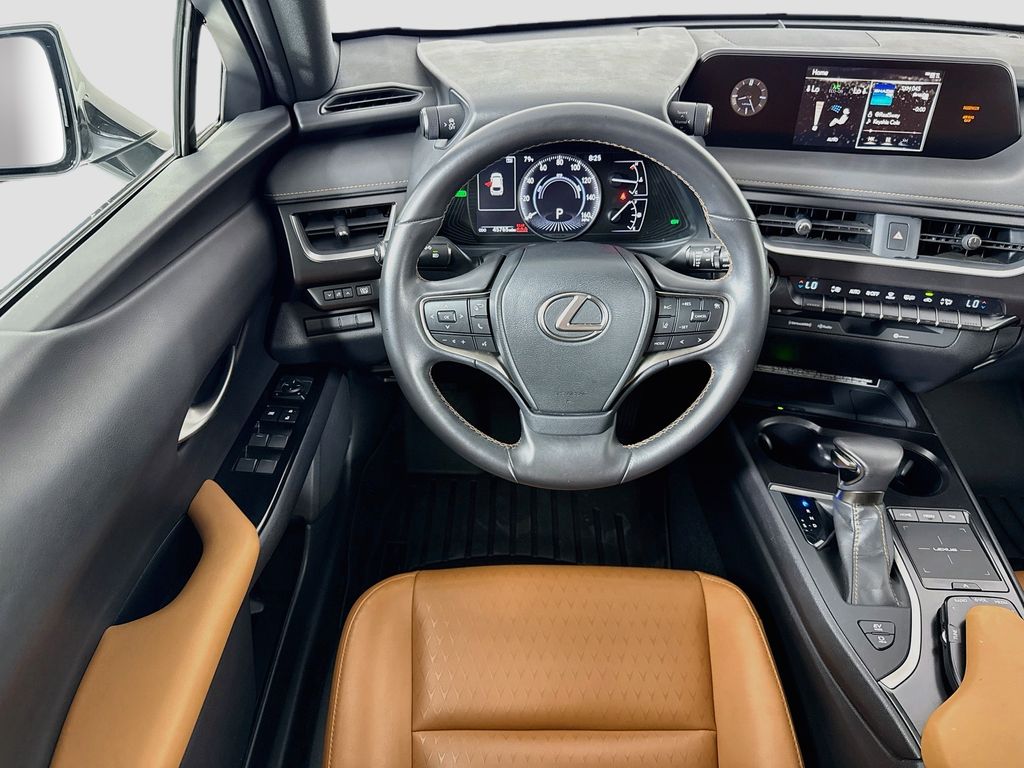 Thumbnail: 2022 Lexus UX - 10