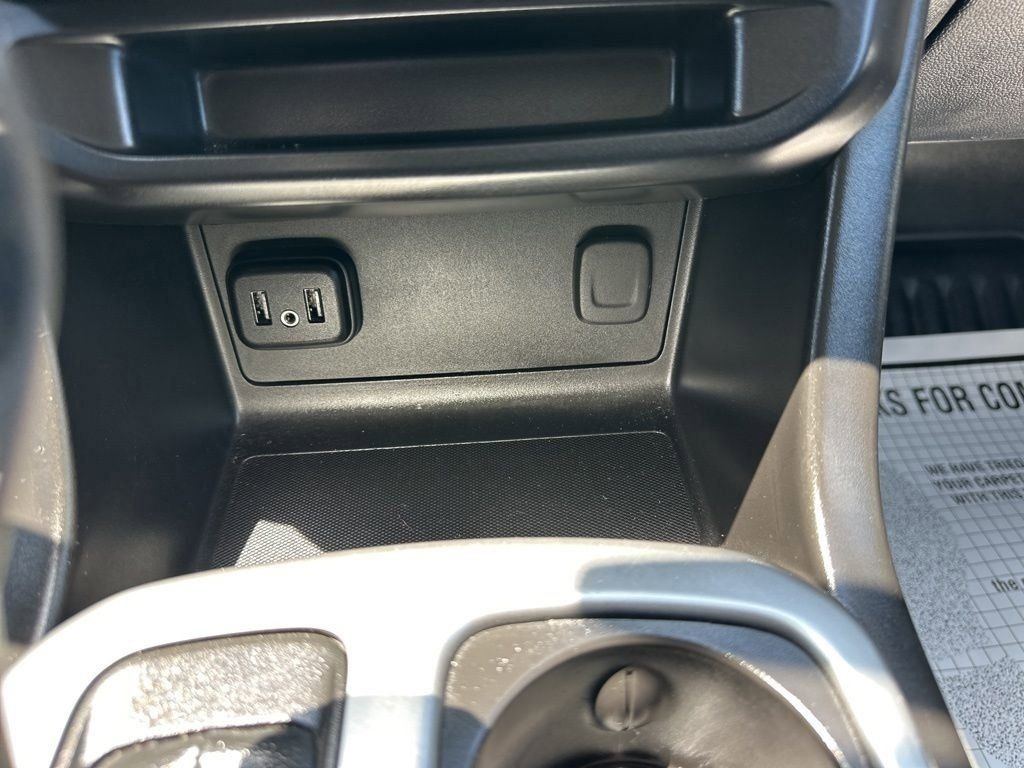 2022 Summit White Chevrolet Colorado LT RWD