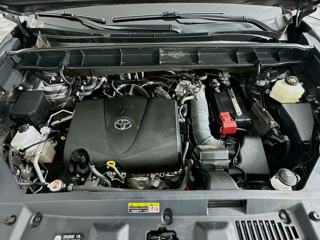 Thumbnail: 2021 Toyota Highlander - 32