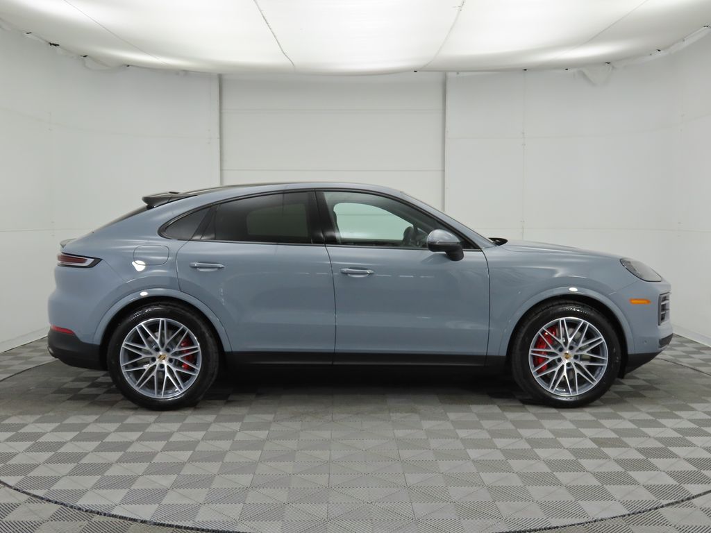 Thumbnail: 2025 Porsche  - 8