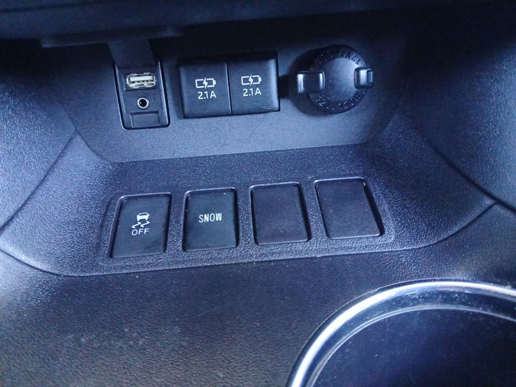 Used Car 2018 Toyota Highlander  Le For Sale Under $20,000 In Austin, Texas