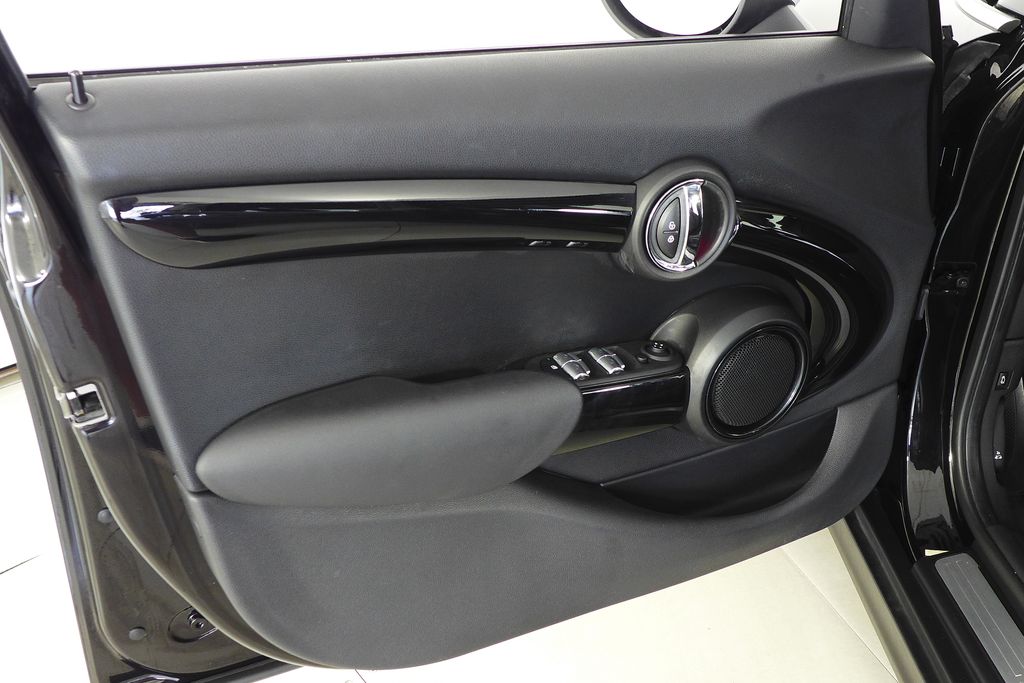 Thumbnail: 2019 MINI Cooper - 11