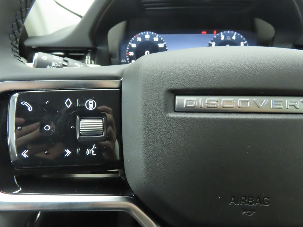 Thumbnail: 2025 Land Rover Discovery Sport - 11