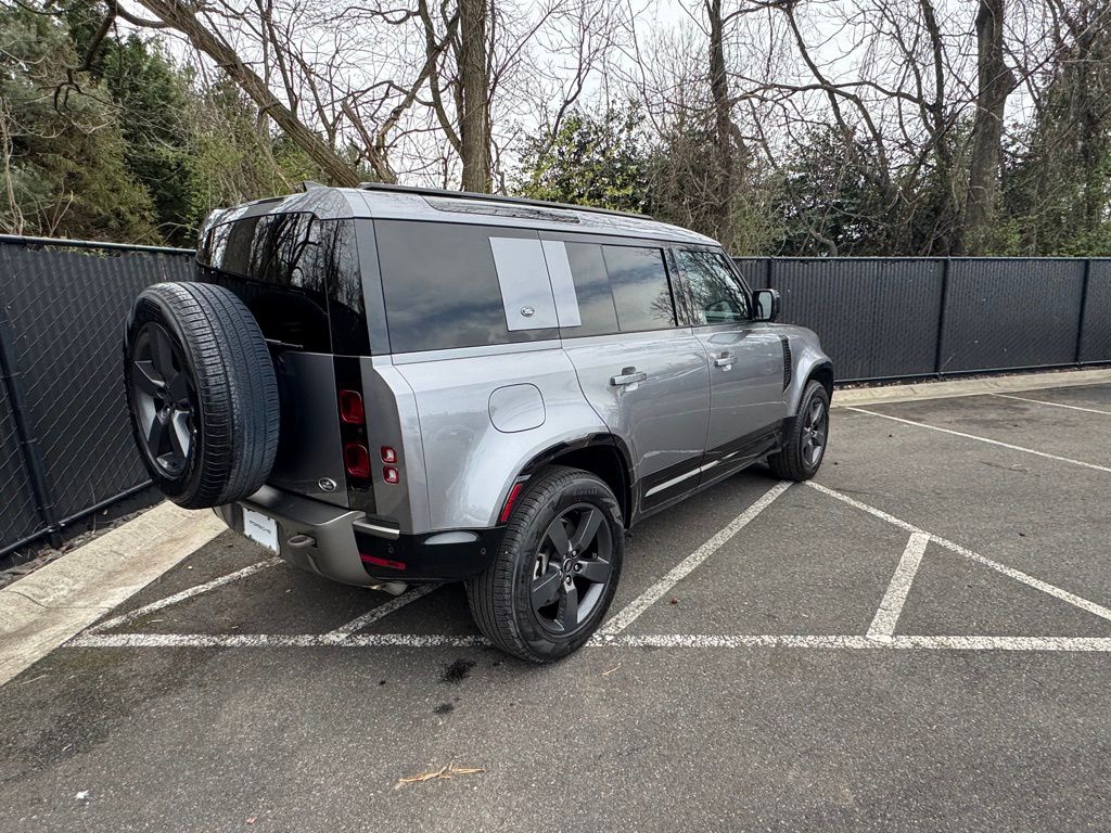 2022 Land Rover Defender 110 26