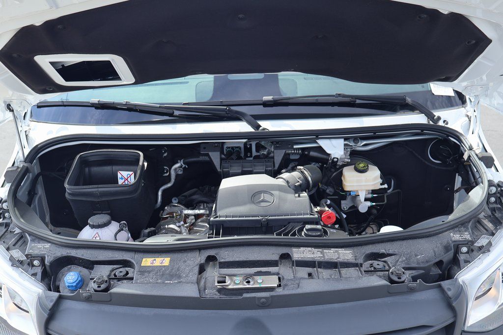 Thumbnail: 2025 Mercedes-Benz Sprinter - 9