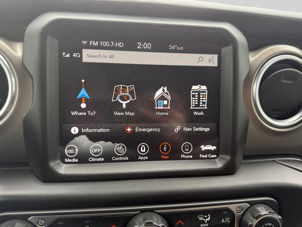 2020 Jeep Gladiator Rubicon White at Sutliff Volkswagen