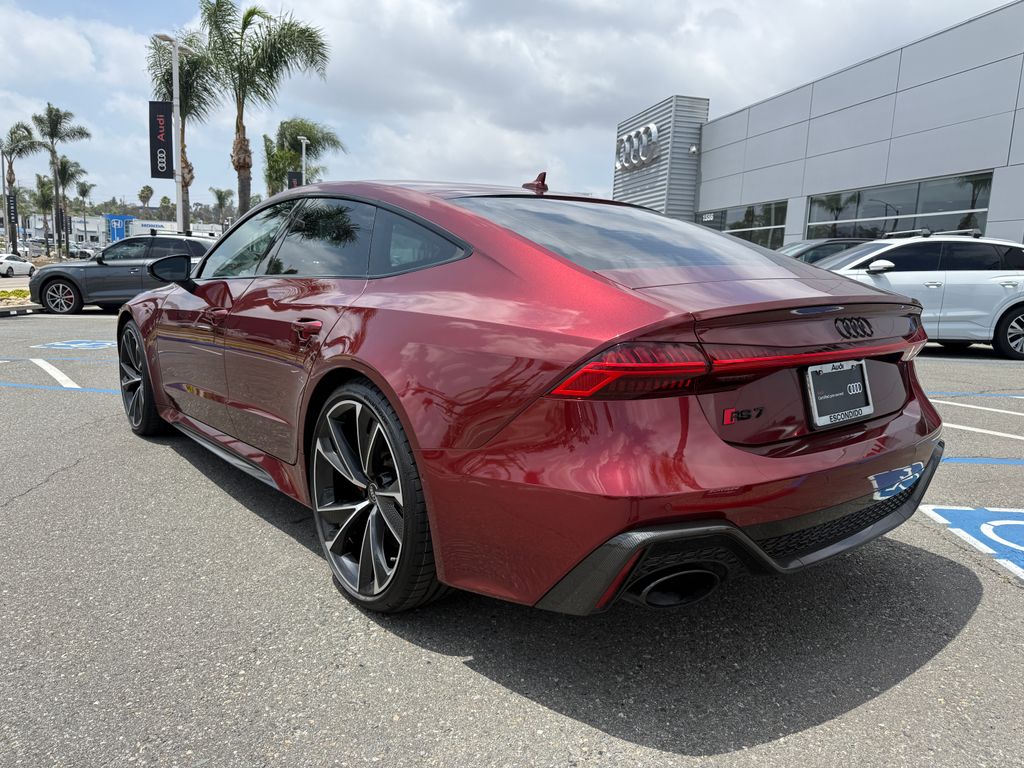 Thumbnail: 2023 Audi RS 7 - 7
