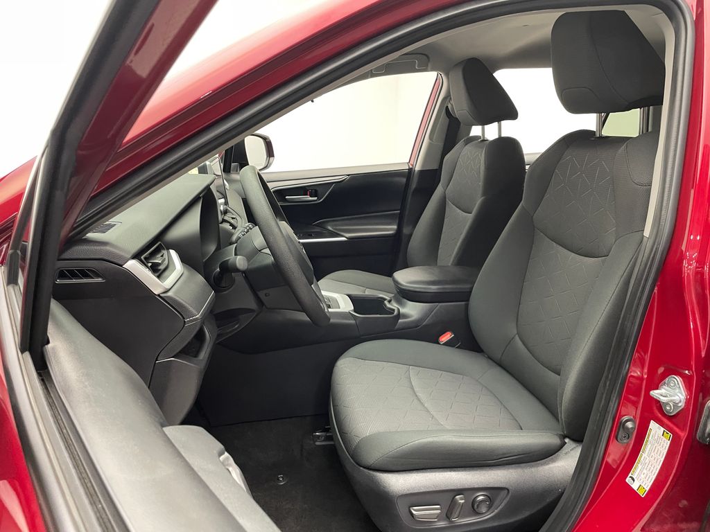 2023 Toyota RAV4 XLE 13