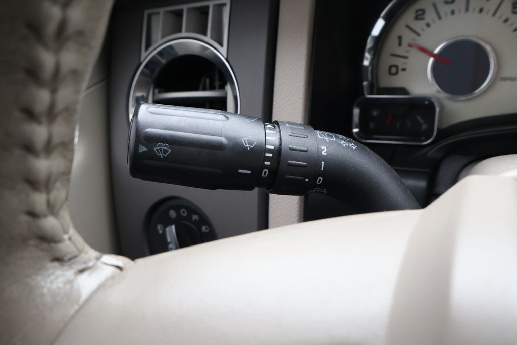 2012 Ford Expedition EL XLT 22