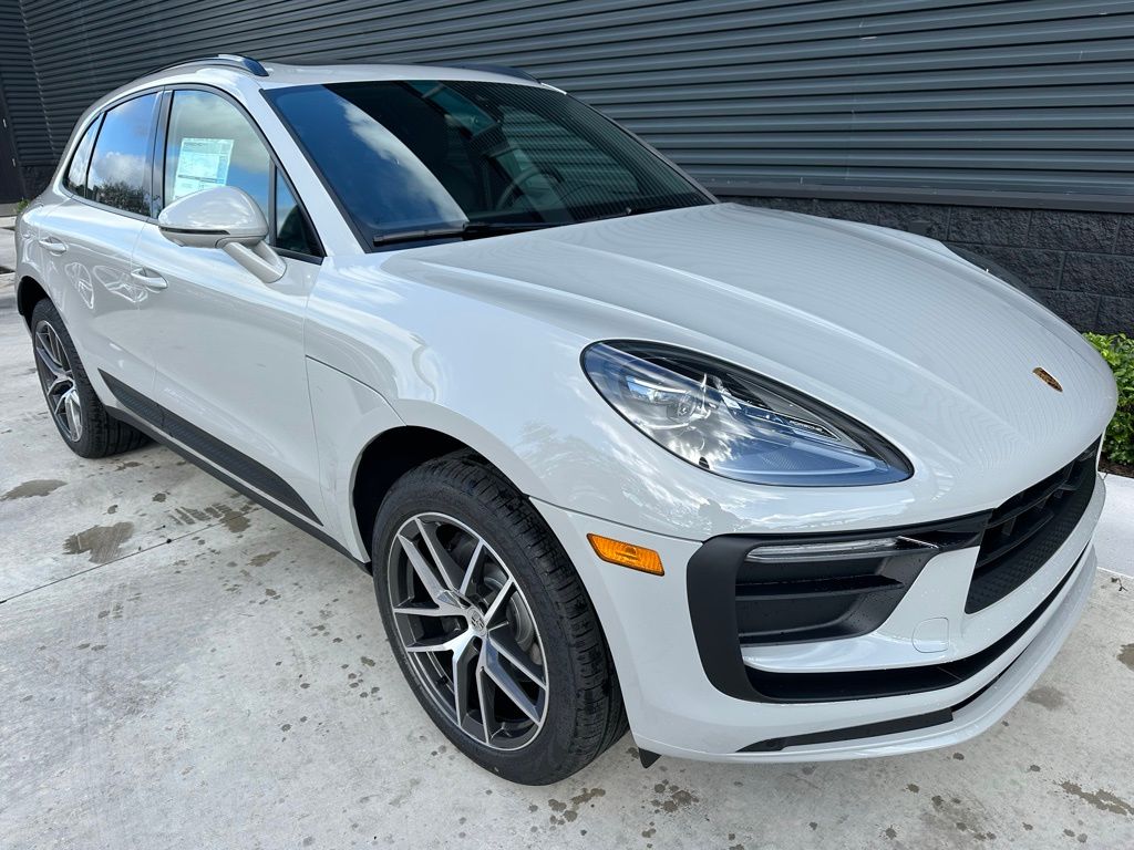 2025 Porsche Macan  10