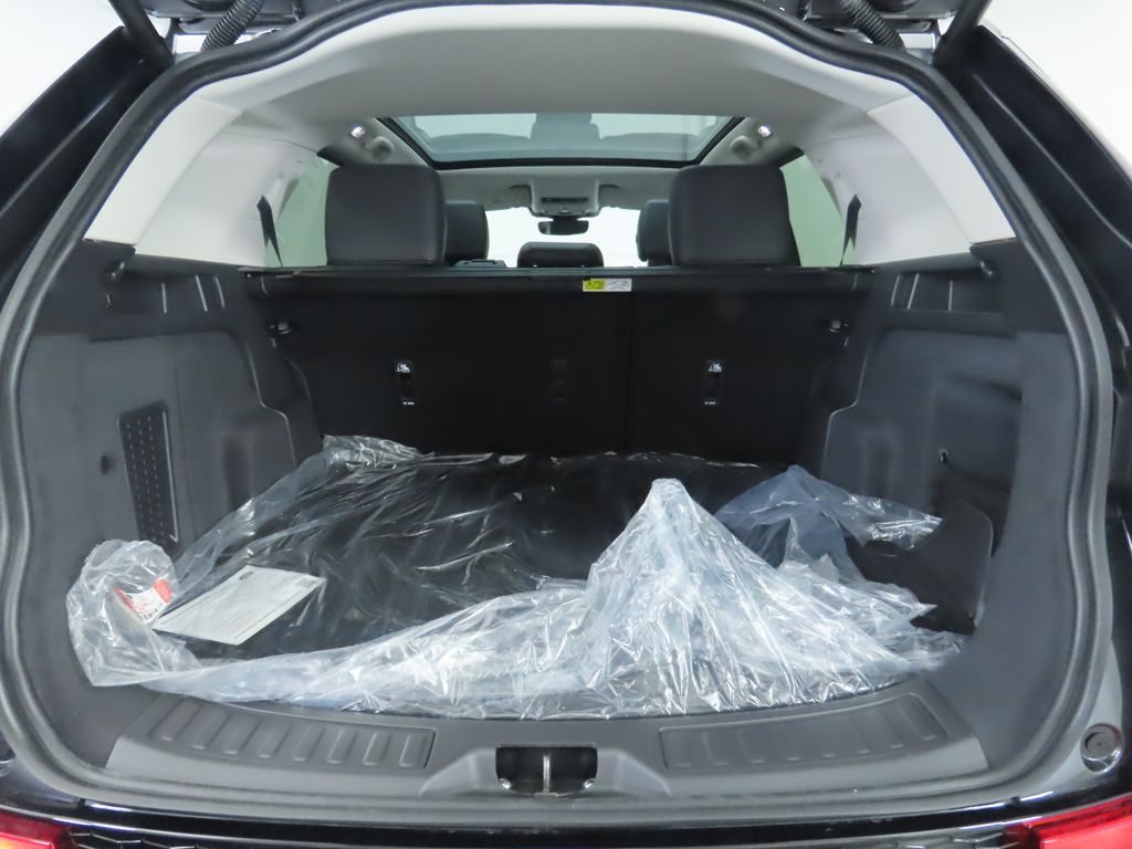 Thumbnail: 2025 Land Rover Discovery Sport - 29