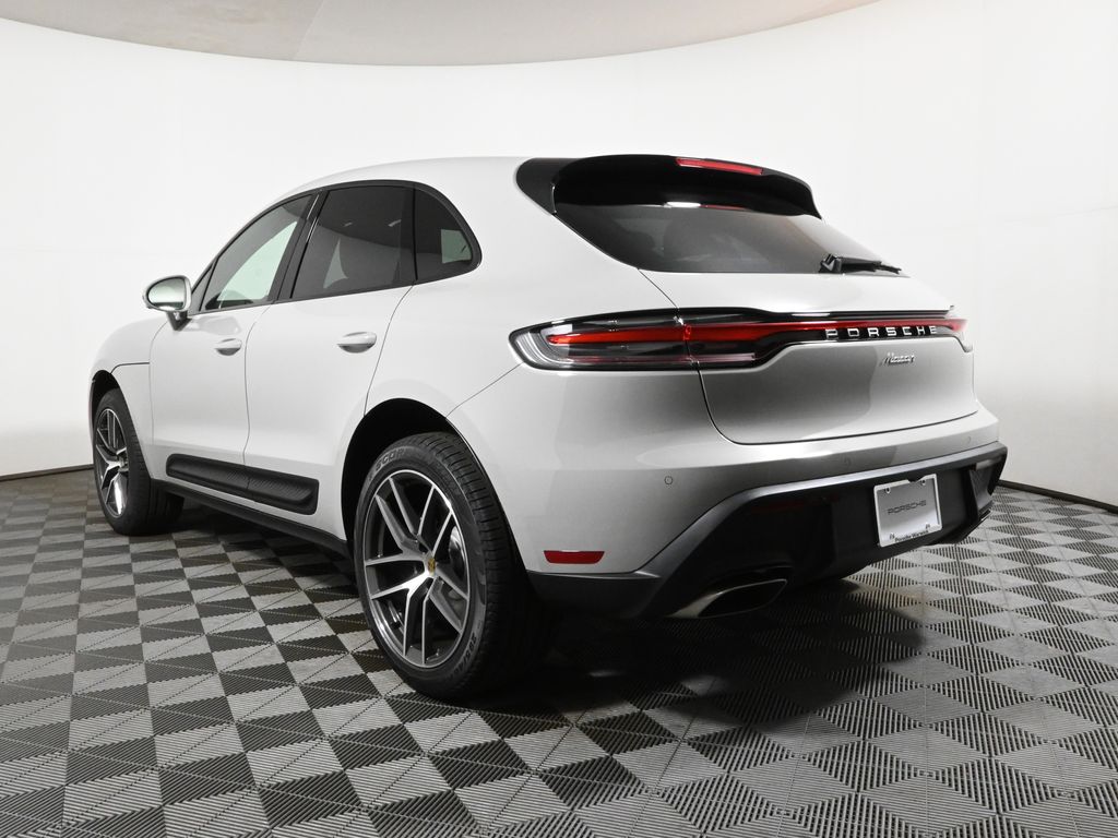 Thumbnail: 2026 Porsche Macan - 3