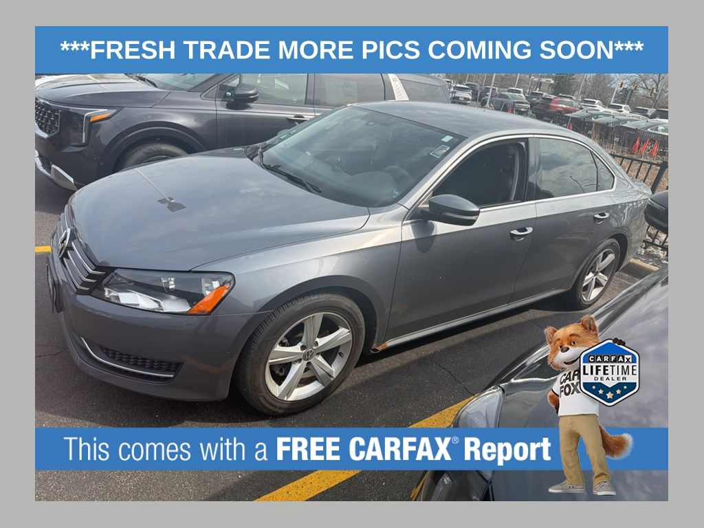 Platinum Gray Metallic 2013 Volkswagen Passat SE Sedan Front-Wheel Drive 6-Speed Automatic
