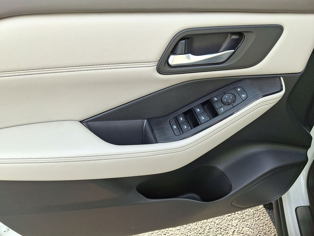 Thumbnail: 2022 Nissan Rogue - 13