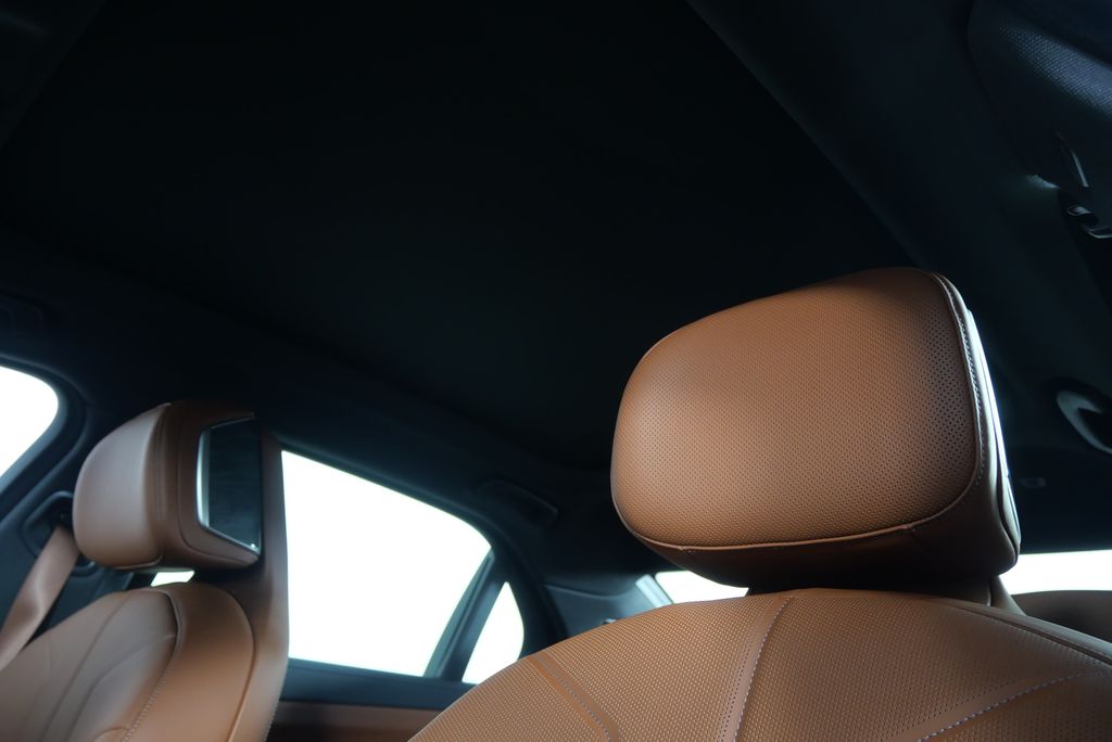 2025 BMW 7 Series 740i 10