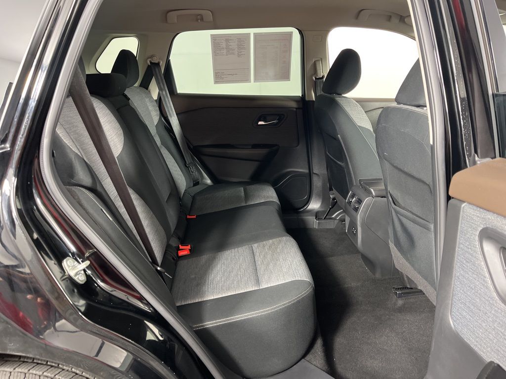 Thumbnail: 2021 Nissan Rogue - 8