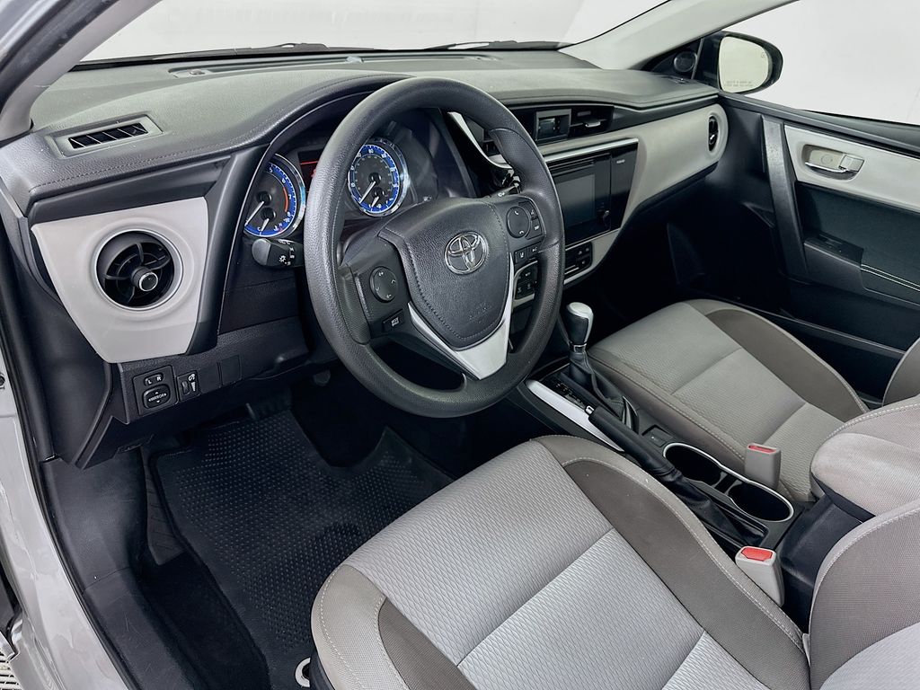 Thumbnail: 2017 Toyota Corolla - 9