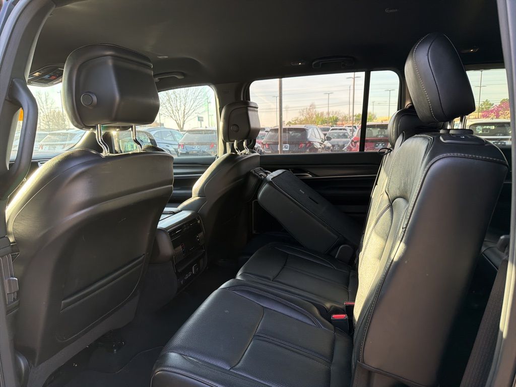 2023 Jeep Wagoneer L