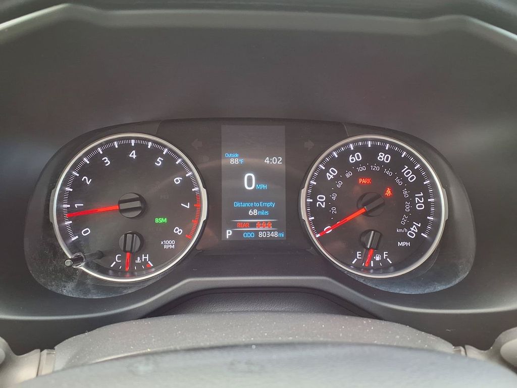 2022 Toyota RAV4 XLE - Photo 32