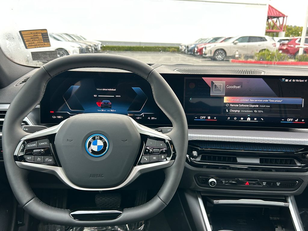 Thumbnail: 2025 BMW i4 - 17