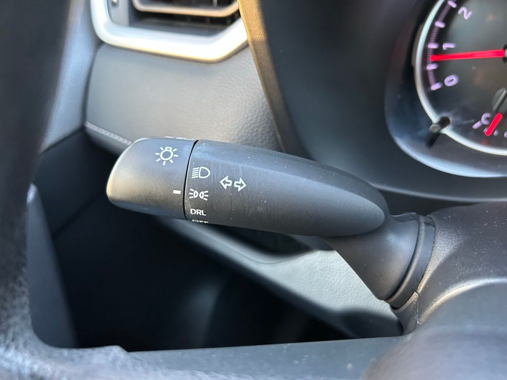 Thumbnail: 2022 Toyota RAV4 - 21