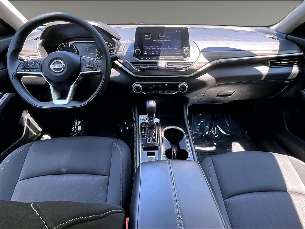 2023 Nissan Altima — photo 16
