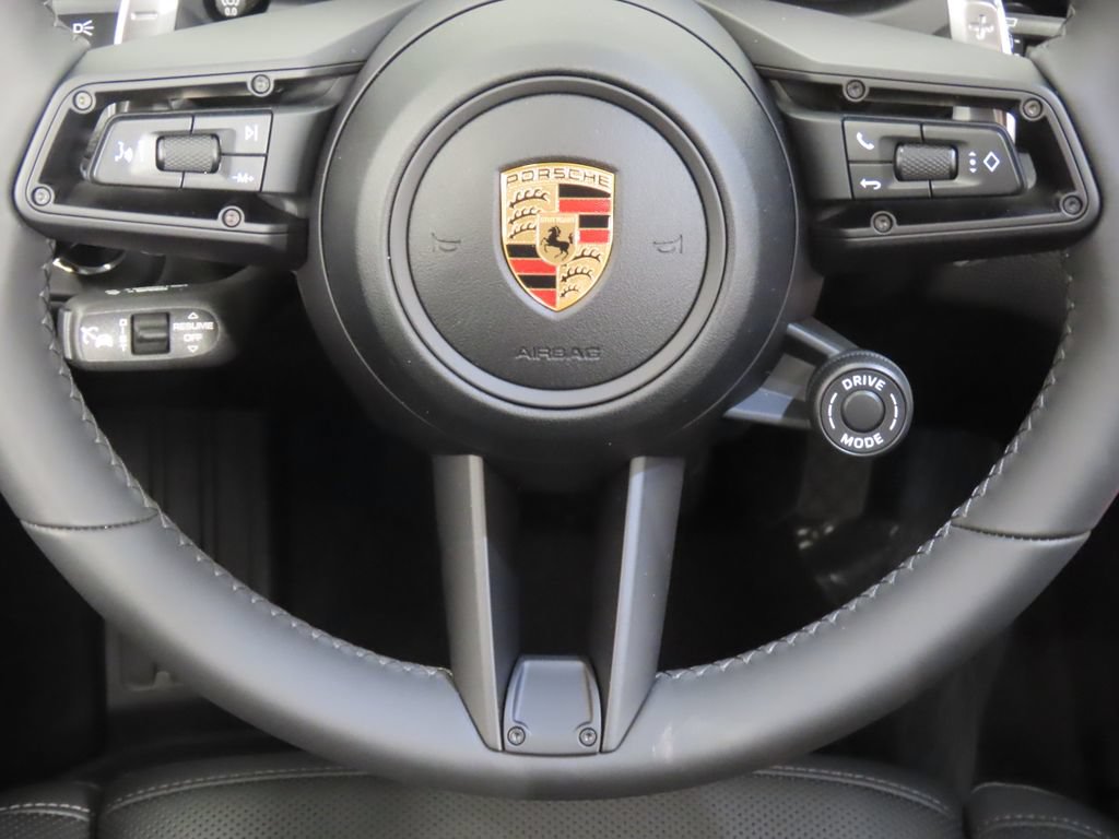 Thumbnail: 2026 Porsche Macan - 19