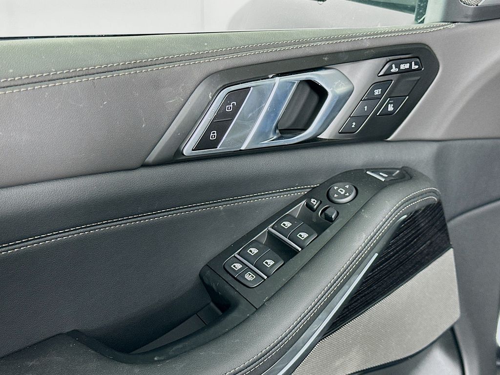 Thumbnail: 2026 BMW X7 - 20