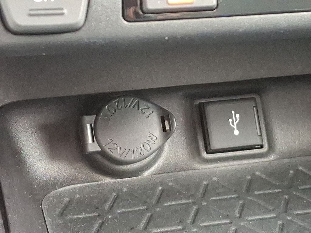 Thumbnail: 2022 Toyota RAV4 - 27