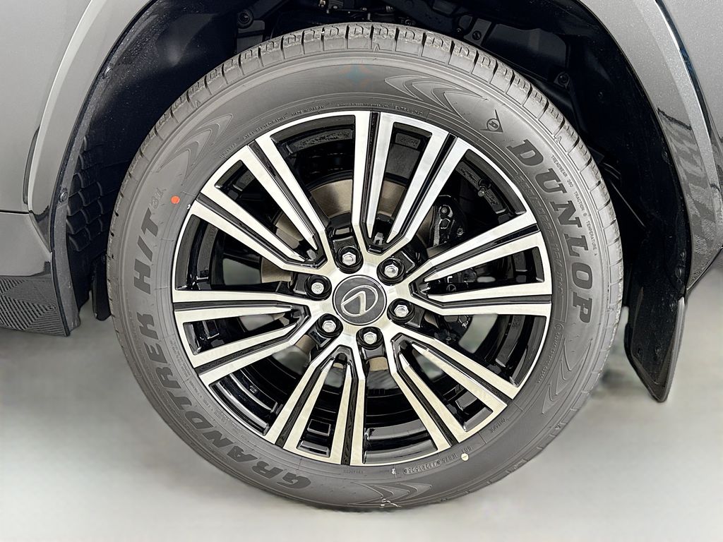 2025 Lexus LX 600 23