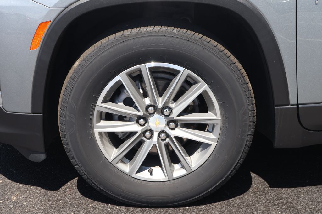 Thumbnail: 2023 Chevrolet Traverse - 12