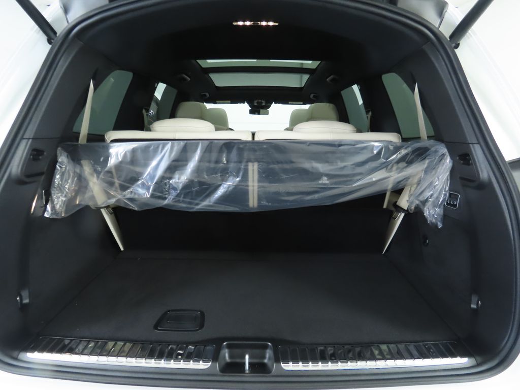 2025 Mercedes-Benz GLS 450 4MATIC 31