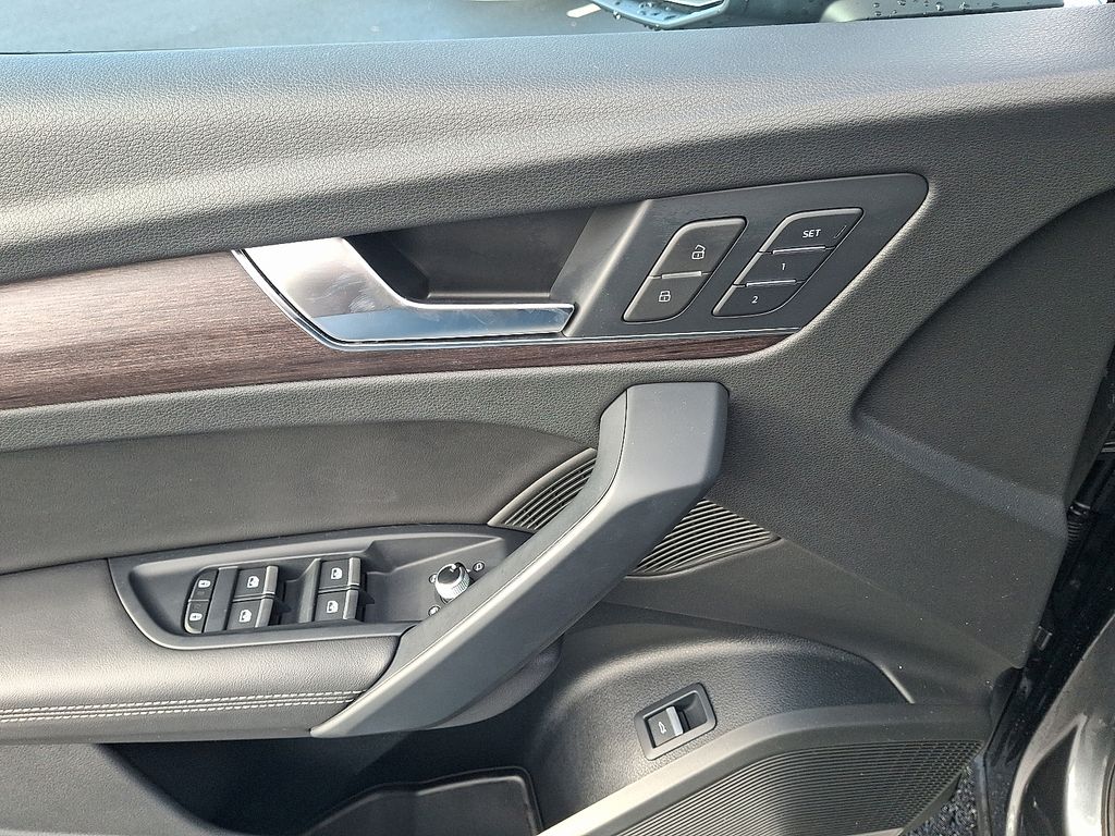 Thumbnail: 2023 Audi Q5 - 12