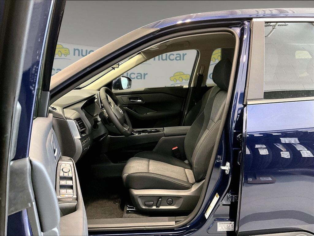 2026 Nissan Rogue — photo 9