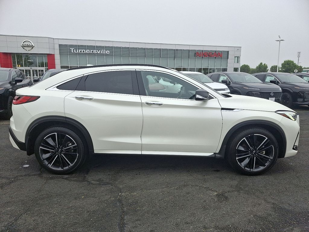 2022 INFINITI QX55 Luxe 7