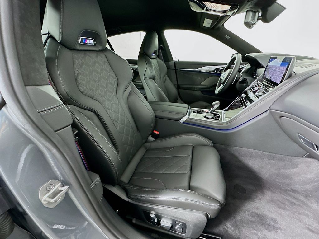 2023 BMW M8 Competition 27