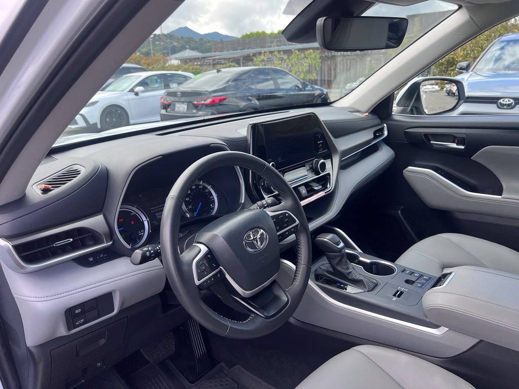 Used 2026 Toyota Highlander Hybrid SUV