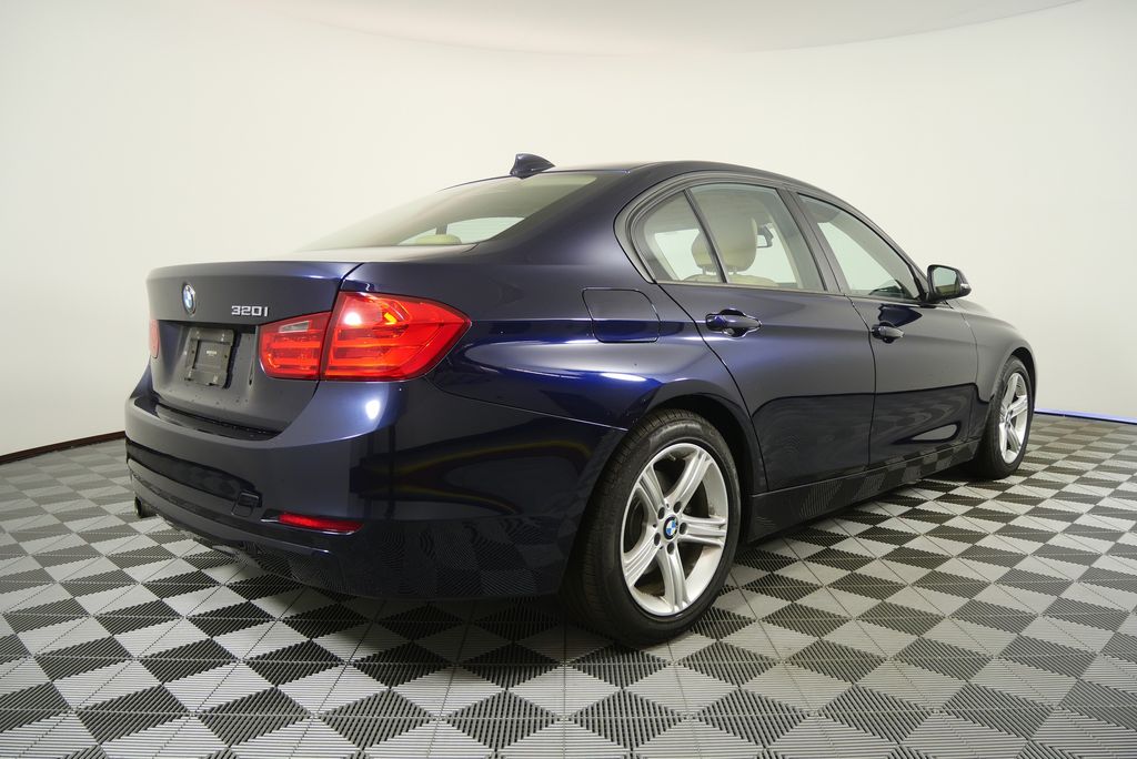 Thumbnail: 2013 BMW 3 Series - 3