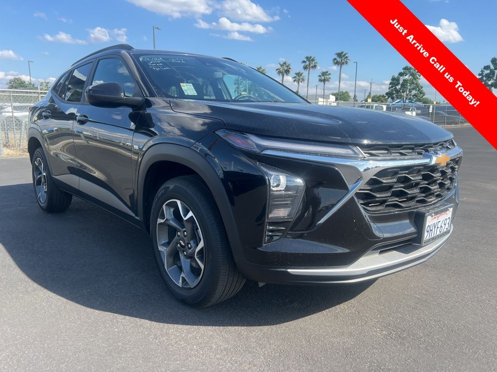 Mosaic Black Metallic 2024 Chevrolet Trax LT FWD SUV / Crossover Front-Wheel Drive 6-Speed Automatic