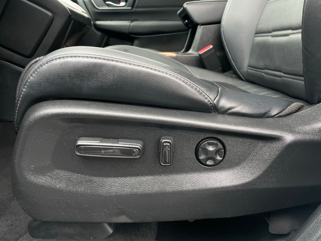 2022 Honda CR-V Touring 24