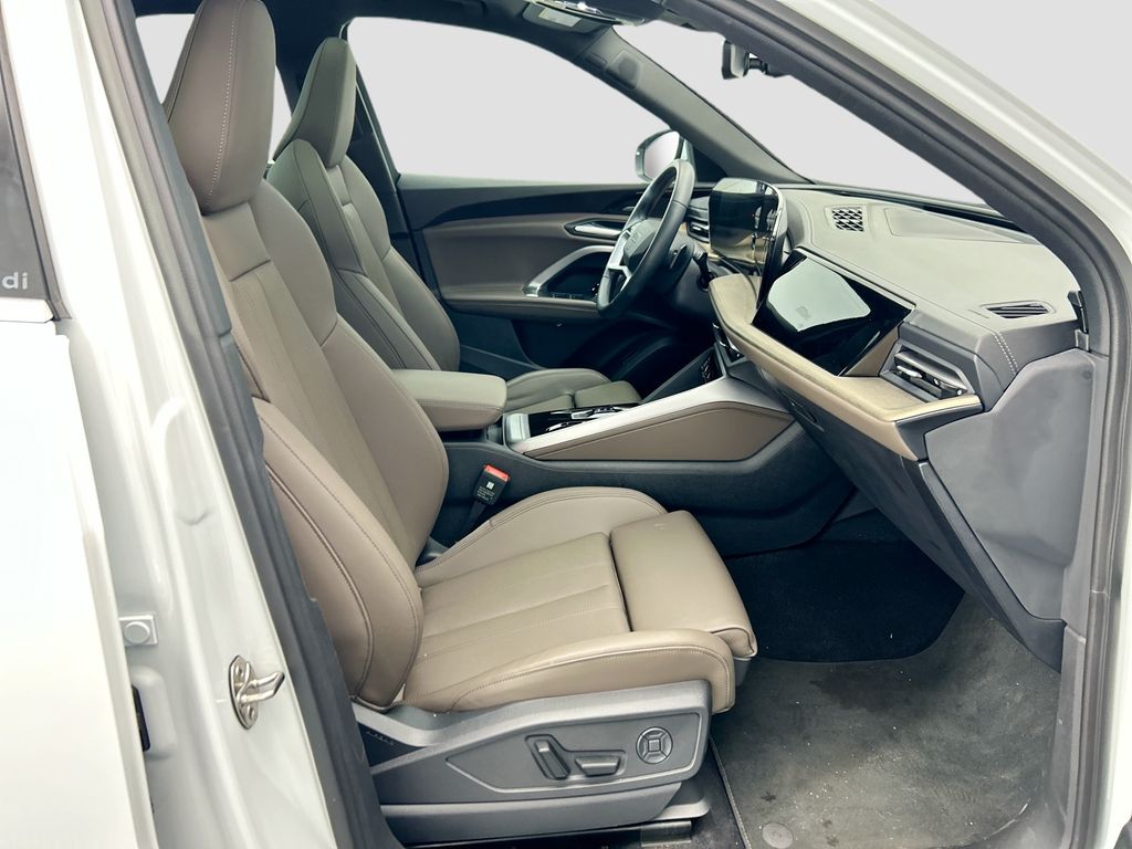 Thumbnail: 2025 Audi Q5 - 19