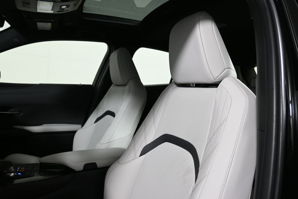 Thumbnail: 2025 Lexus UX - 15